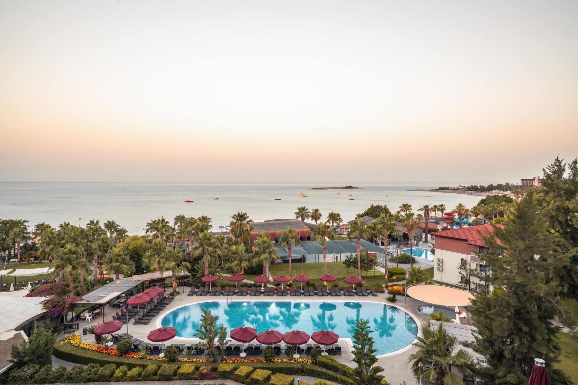 Justiniano Deluxe Resort Okurcalar Exterior foto